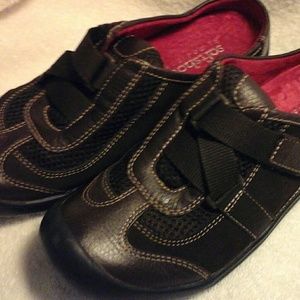 Sofeshoe by medics shoes